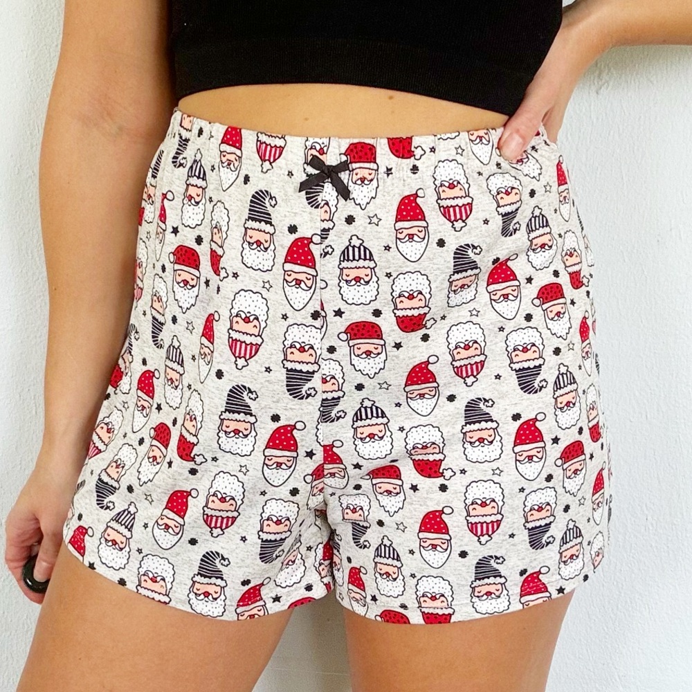 Santa’s Treasures gray Christmas holiday stretch sleep pajama shorts size large